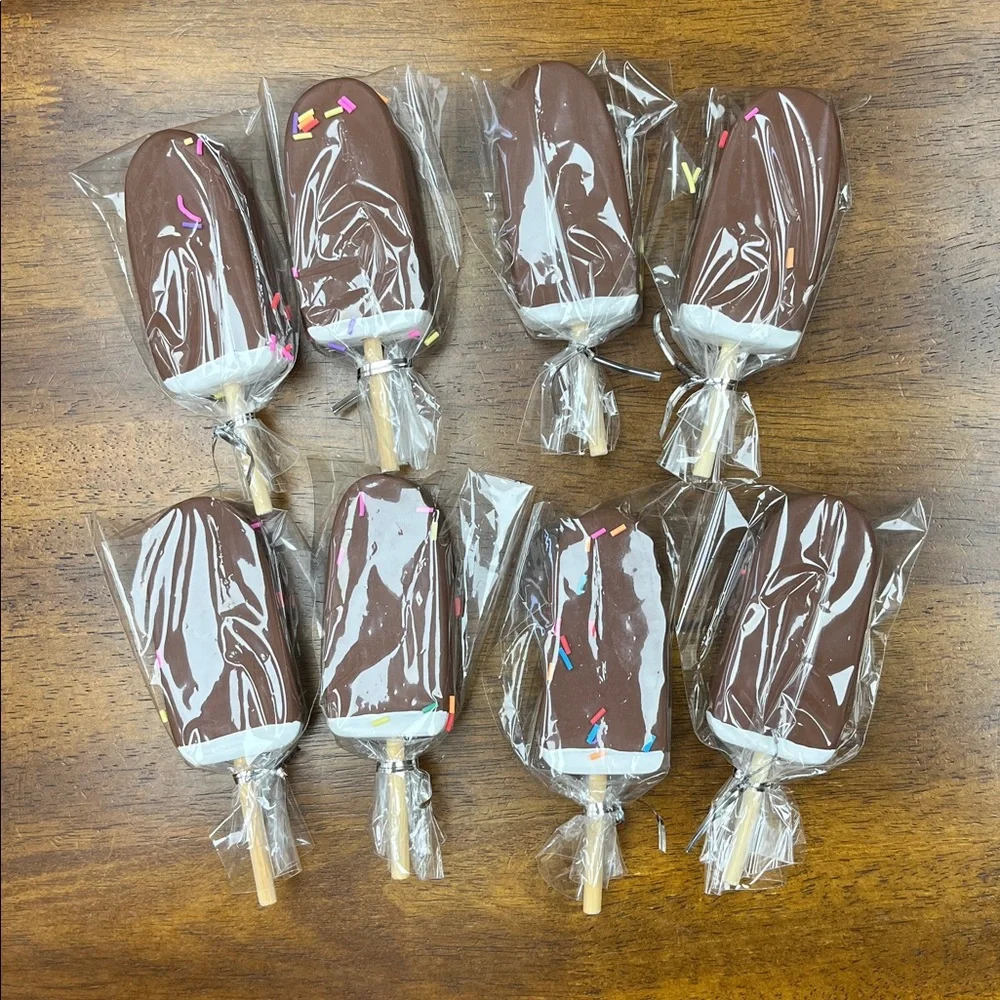 Decorative Wood Party favors. 8 total. DECORATIVE PURPOSES ONLY.